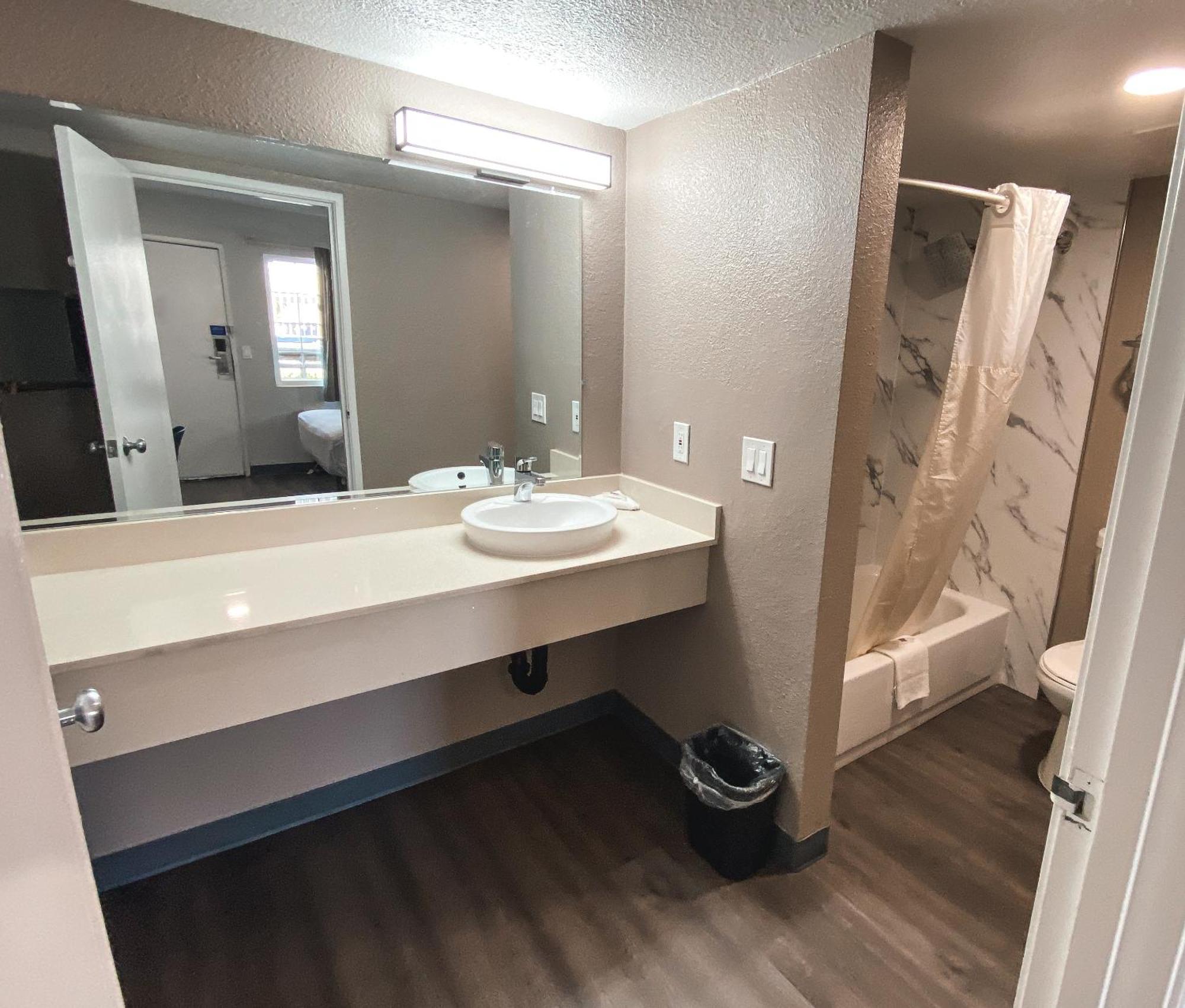 Hotel 6-sacramento, Ca - North Carmichael