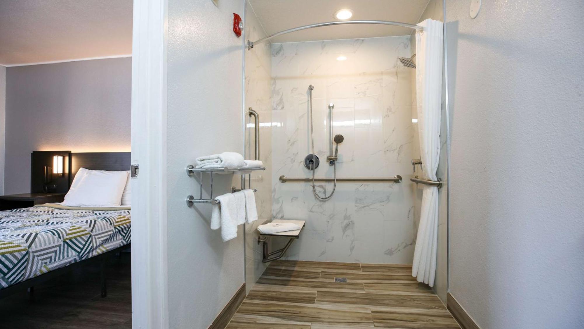 Hotel 6-sacramento, Ca - North Carmichael