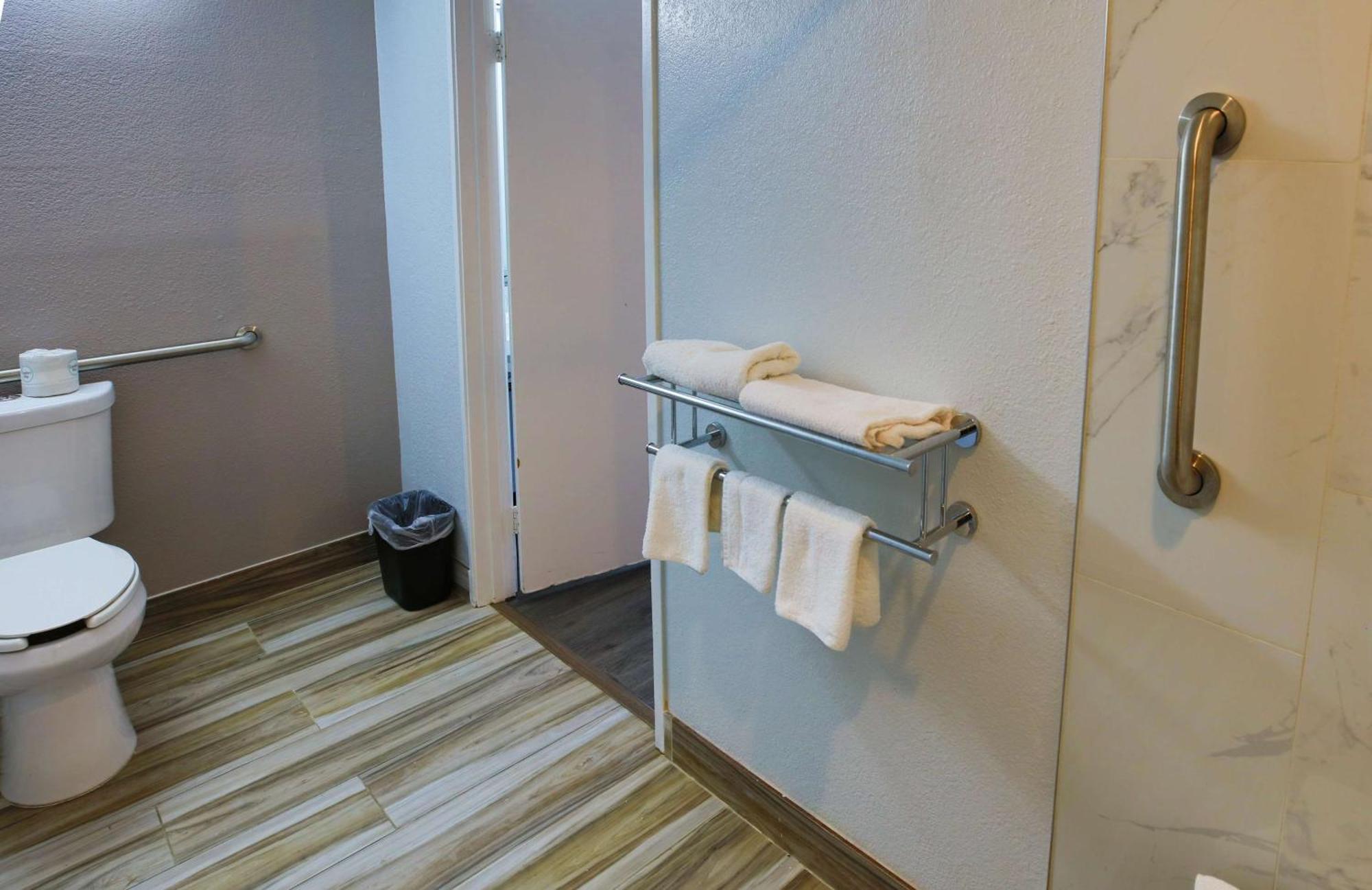 Hotel 6-sacramento, Ca - North Carmichael